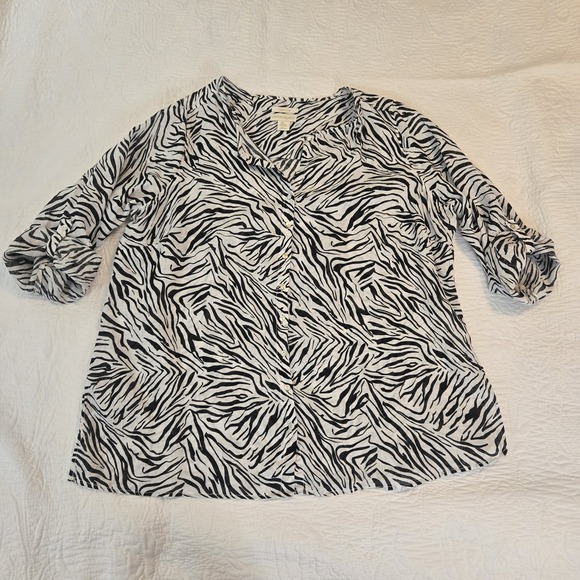 Cynthia Rowley Black/White Zebra Print Roll Tab Sleeve Full Button Front Top 2X - Picture 1 of 15